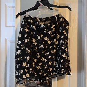 Old Navy Black and White Floral Skort